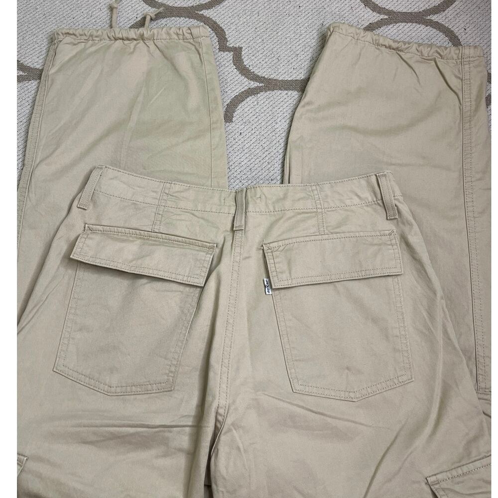 Levi’s ‘94 Baggy Cargo Safari- Tan Pants, size 29
PC9-A4707-0016, MSRP $80 - Picture 3 of 15